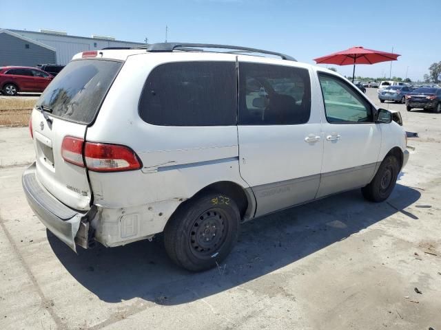 2002 Toyota Sienna CE