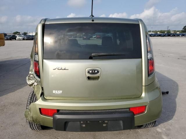 2010 KIA Soul +