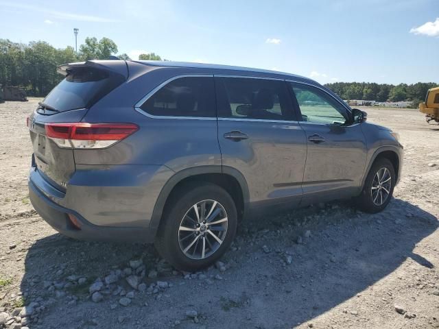 2019 Toyota Highlander SE