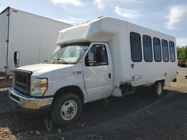 2018 Ford Econoline E350 Super Duty Cutaway Van