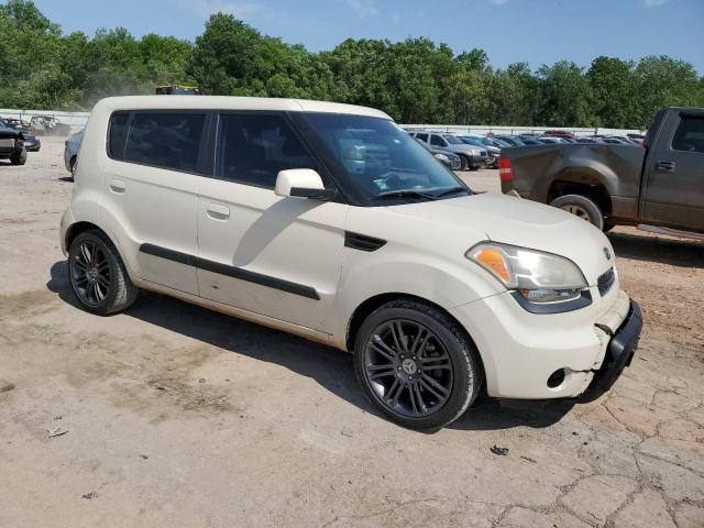 2010 KIA Soul +