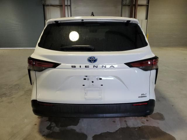 2021 Toyota Sienna XLE