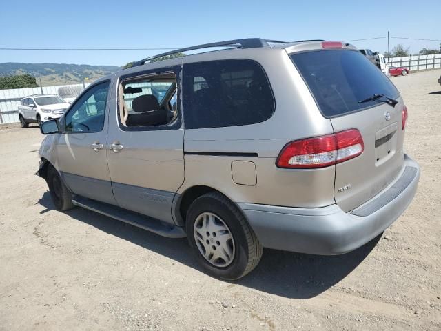 2001 Toyota Sienna LE