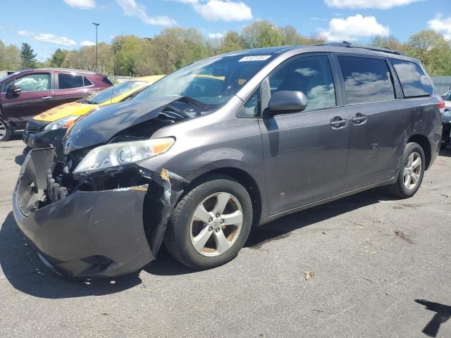 2012 Toyota Sienna LE