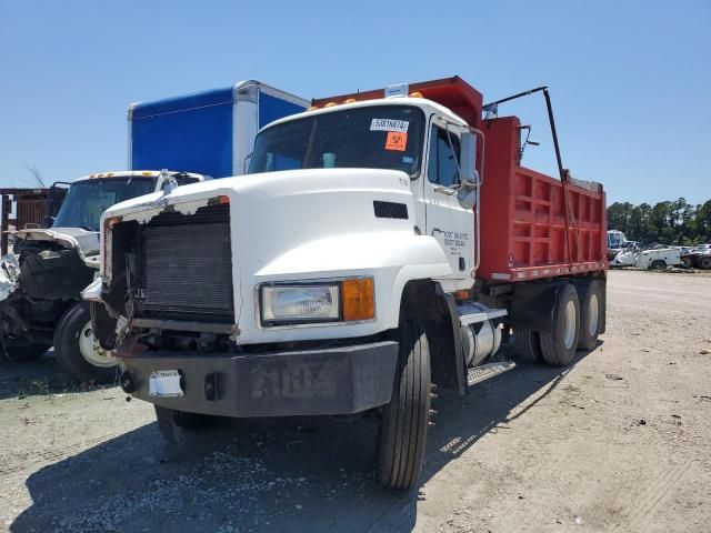 2000 Mack 600 CH600