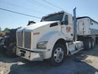 2016 Kenworth Construction T880