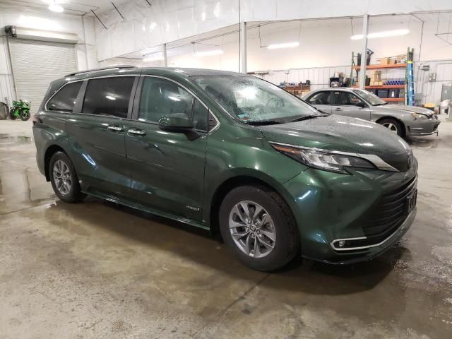 2021 Toyota Sienna XLE