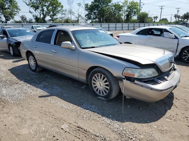 2003 Lincoln Town Car Signature