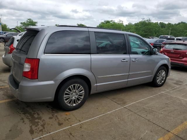 2013 Chrysler Town & Country Touring L