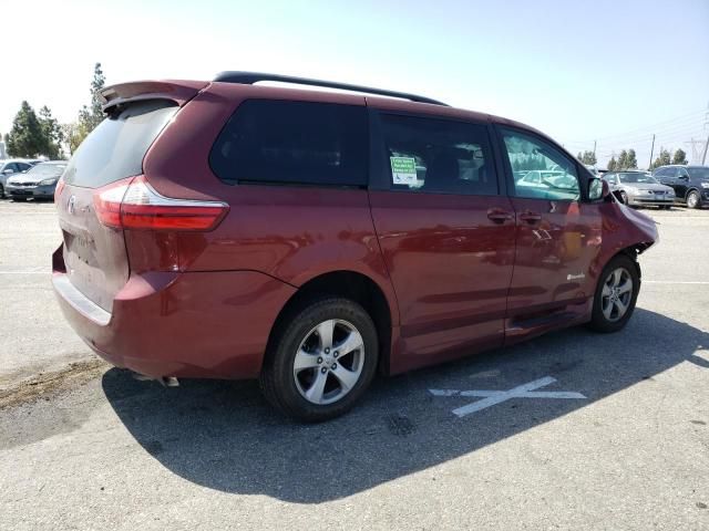 2016 Toyota Sienna LE