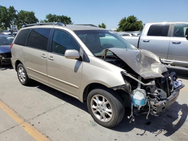 2004 Toyota Sienna XLE