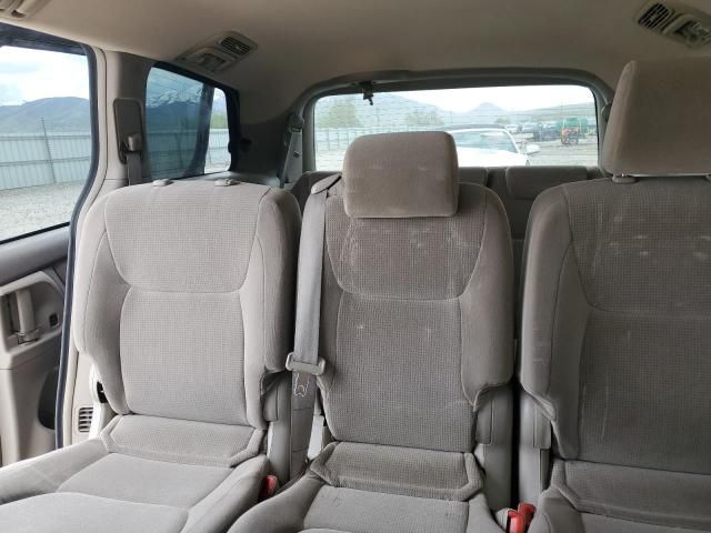 2004 Toyota Sienna CE