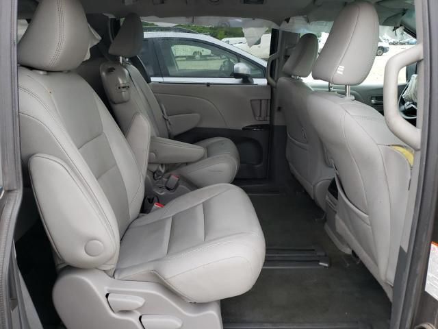 2017 Toyota Sienna XLE