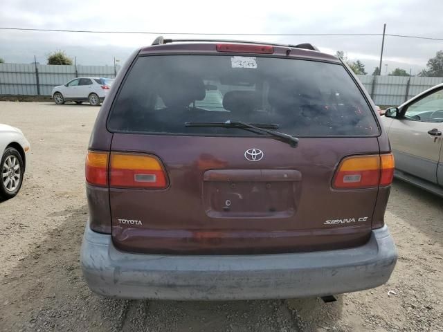 1999 Toyota Sienna CE