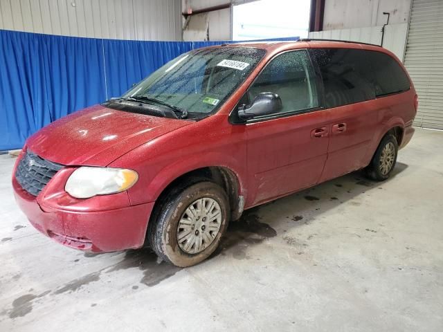 2007 Chrysler Town & Country LX