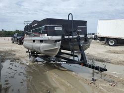 Salvage cars for sale from Copart Grand Prairie, TX: 2014 Suntracker Boat