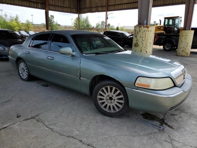 2005 Lincoln Town Car Signature Limited