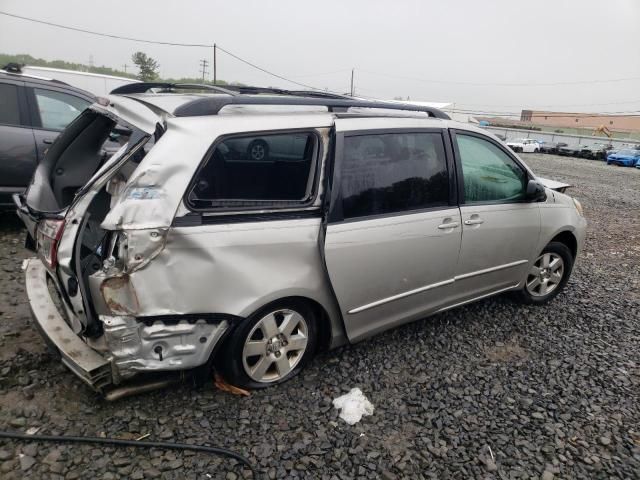 2004 Toyota Sienna CE