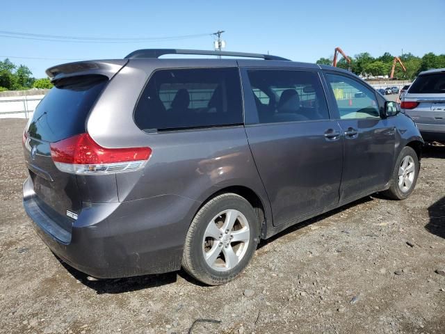 2014 Toyota Sienna LE