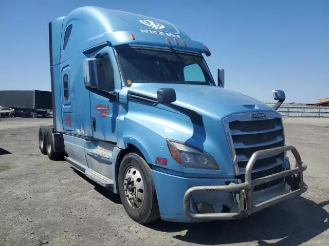 2019 Freightliner Cascadia 126