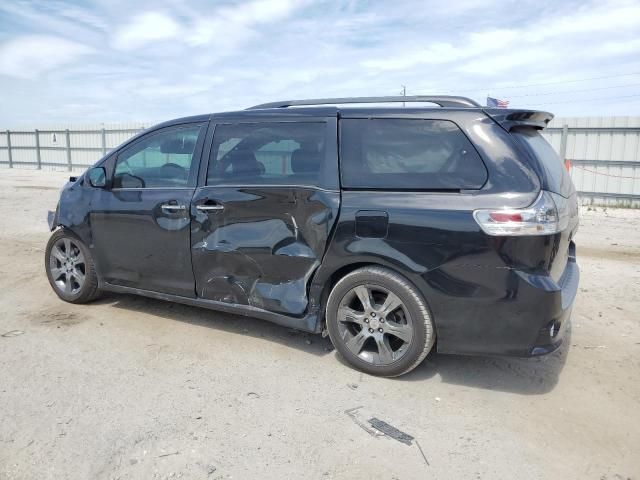 2016 Toyota Sienna SE