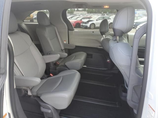 2021 Toyota Sienna XLE