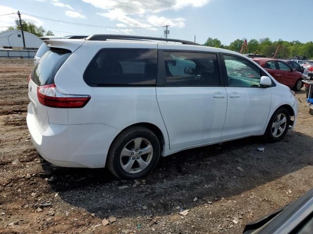 2017 Toyota Sienna LE