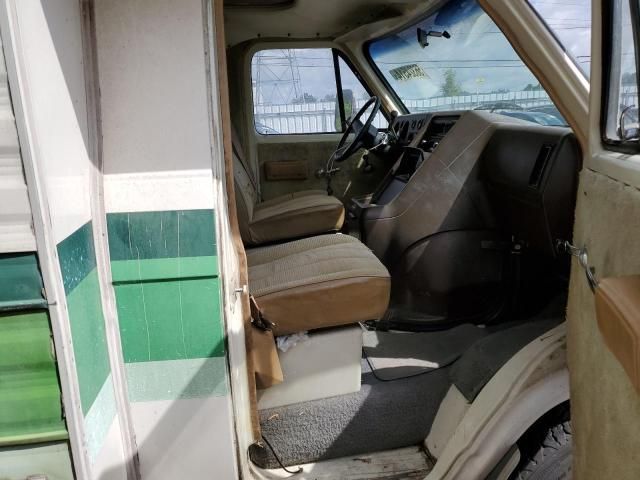 1986 GMC Cutaway Van G3500