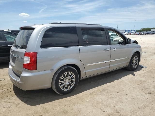 2013 Chrysler Town & Country Touring L