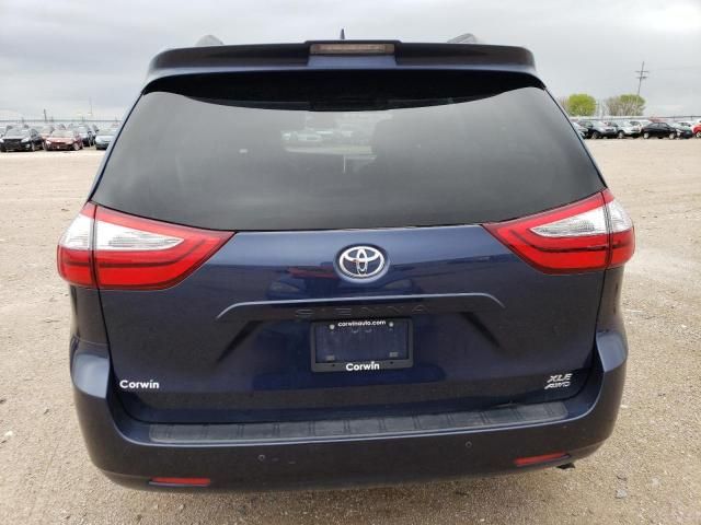 2018 Toyota Sienna XLE