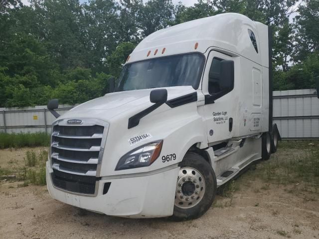 2019 Freightliner Cascadia 126