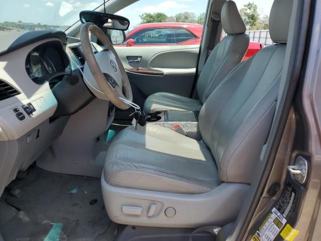 2014 Toyota Sienna XLE