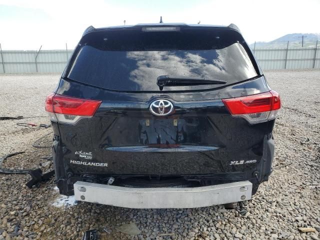 2017 Toyota Highlander SE