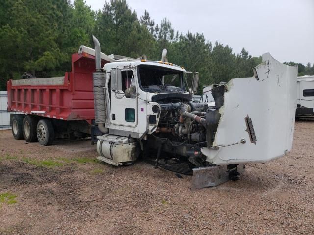 2005 Kenworth Construction T800