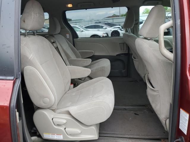 2015 Toyota Sienna LE