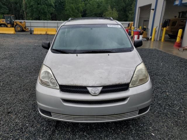 2004 Toyota Sienna CE