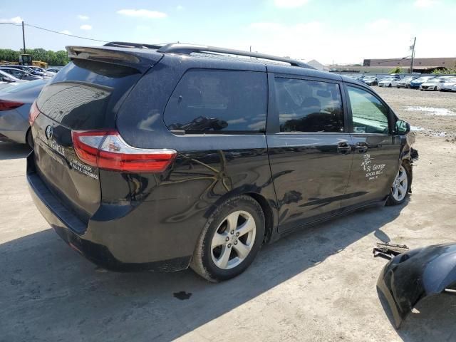 2015 Toyota Sienna LE