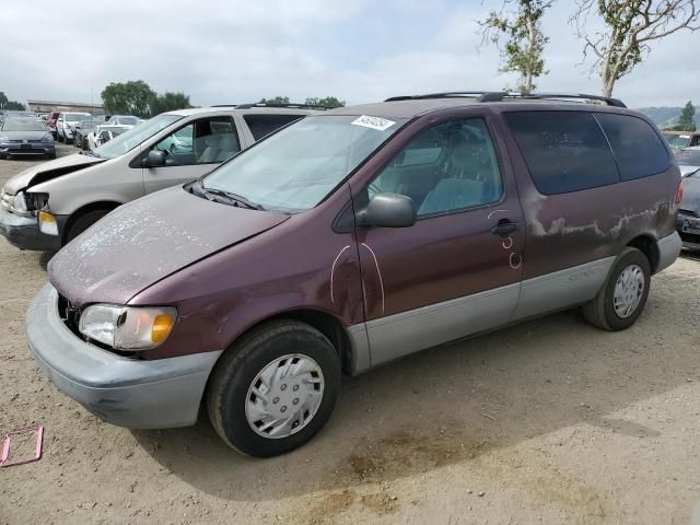 1999 Toyota Sienna CE