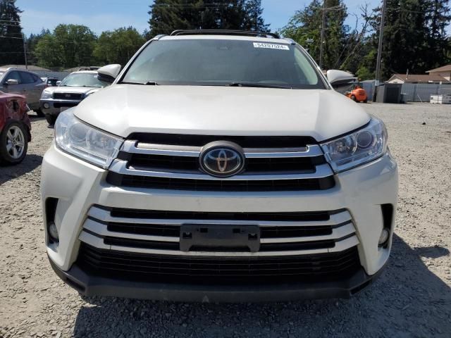 2017 Toyota Highlander SE