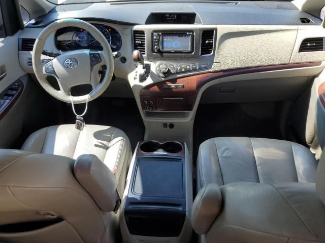 2014 Toyota Sienna XLE