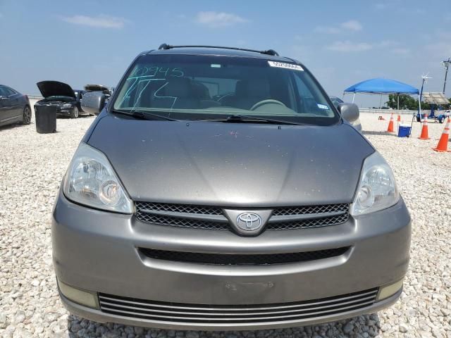 2004 Toyota Sienna XLE