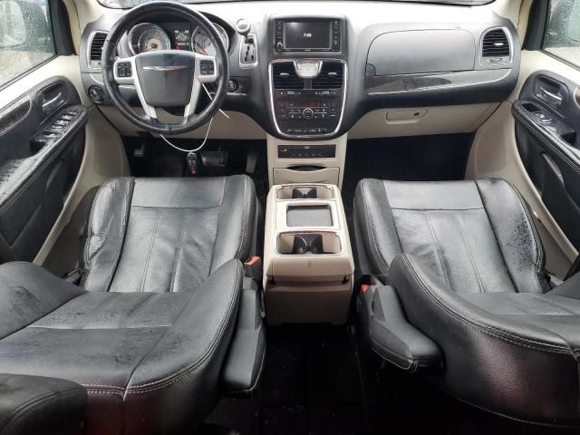 2014 Chrysler Town & Country Touring L