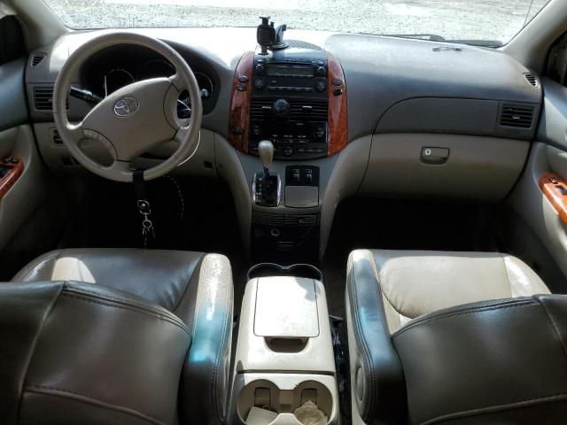 2010 Toyota Sienna XLE