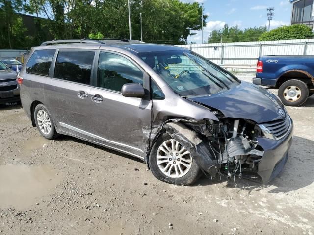 2015 Toyota Sienna XLE