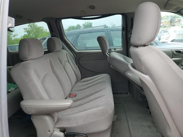 2003 Chrysler Town & Country LX