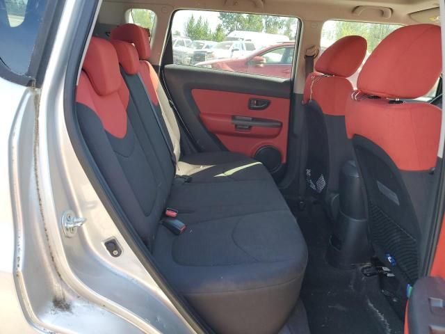 2010 KIA Soul +