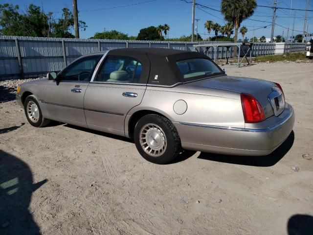 1999 Lincoln Town Car Executive