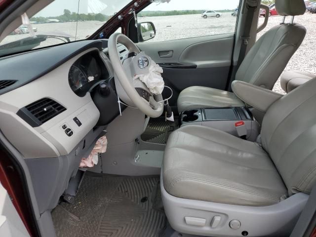 2014 Toyota Sienna LE