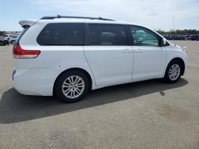 2014 Toyota Sienna XLE