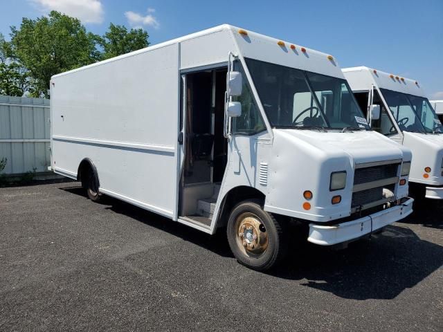 2000 Freightliner Chassis M Line WALK-IN Van